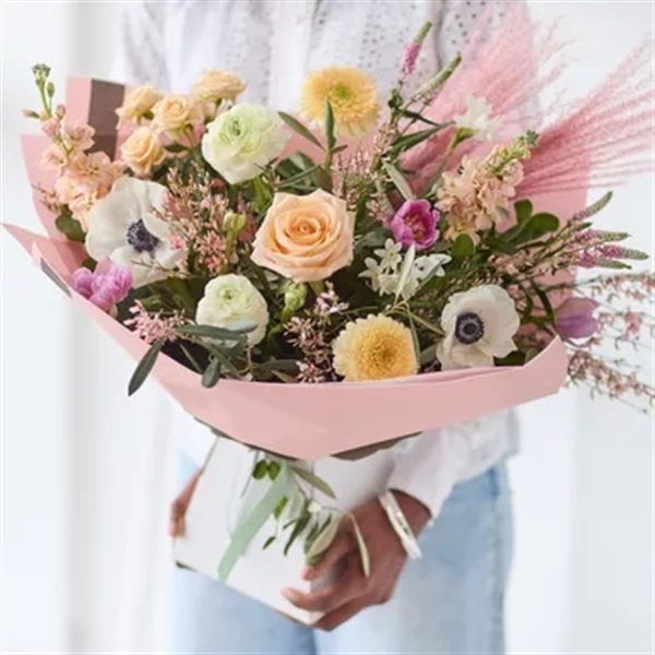ULTIMATE TRENDING SPRING HAND TIED